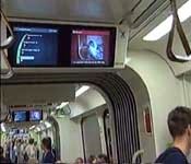 Falkenfernsehen in der U-Bahn Hannover